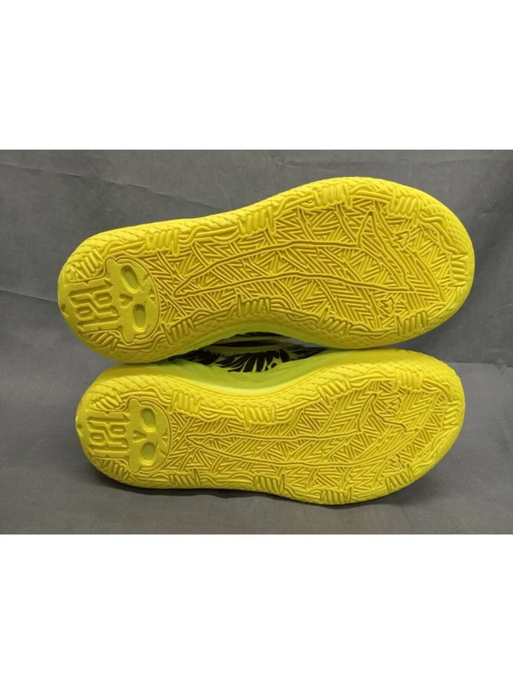 Puma MB.05 Voltage JR (GS) Yellow Alert Puma Black Boys Size 6.5 NEW NO BOX!